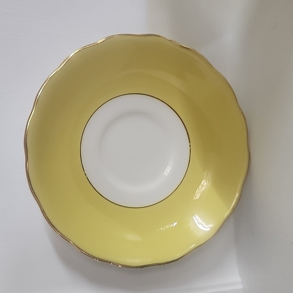All Yellow Tea Cup & Saucer, Colclough Ridgway Potteries England, Yellow 1950 - Picture 2 of 5